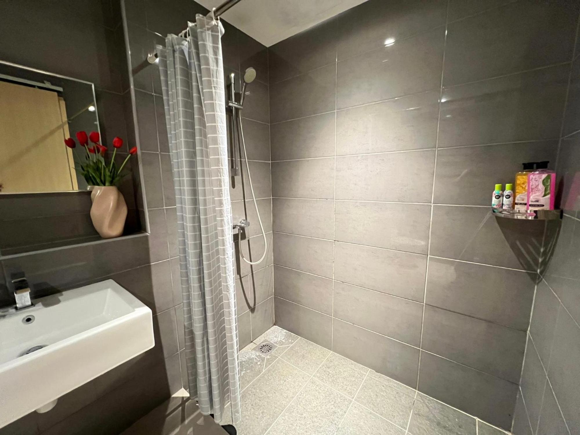 Oceanbay2 Seaview 6Pax Studio Netflix A-18-12 Kuantan Exterior foto